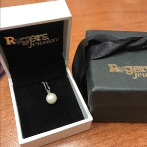 Genuine pearl necklace